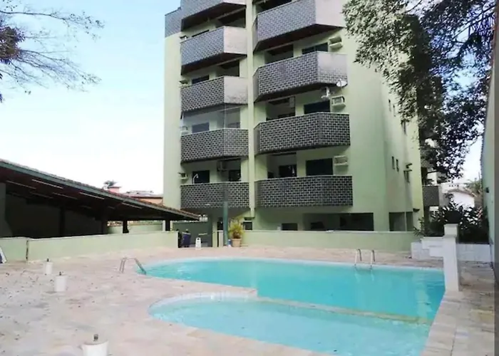 Apto com piscina e churrasqueira a 300 metros da Praia Grande